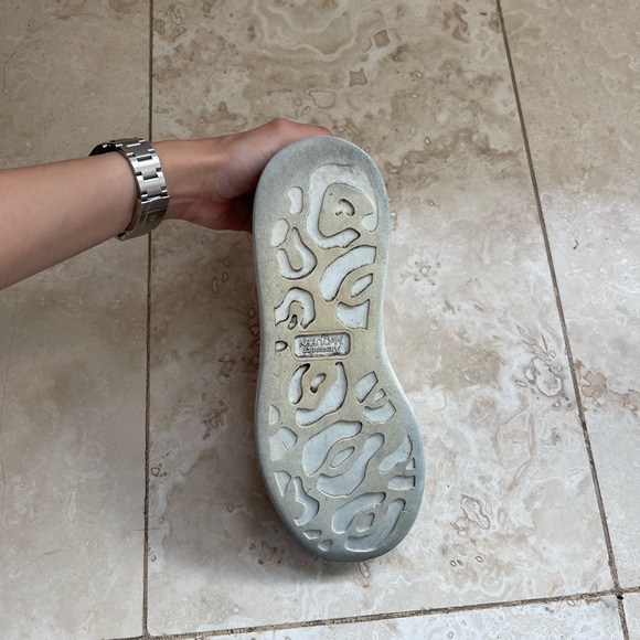 Alexander McQueen Oversized Sneaker in Black - Picture 12 of 13